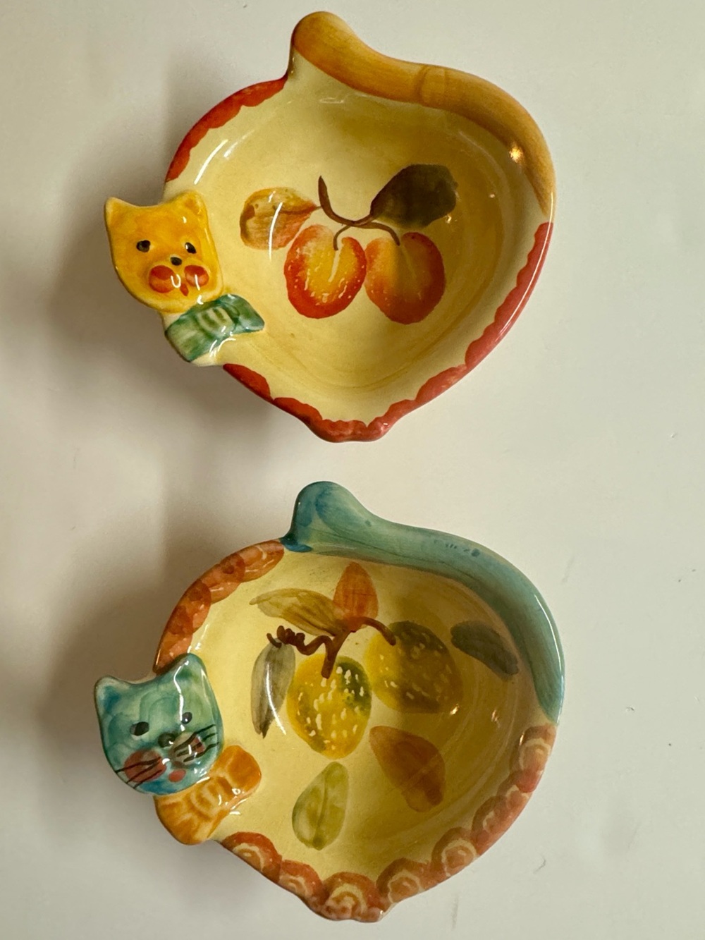 Vintage Italica ARS Italian Pottery Cat bowls.Cream Red and Blue.